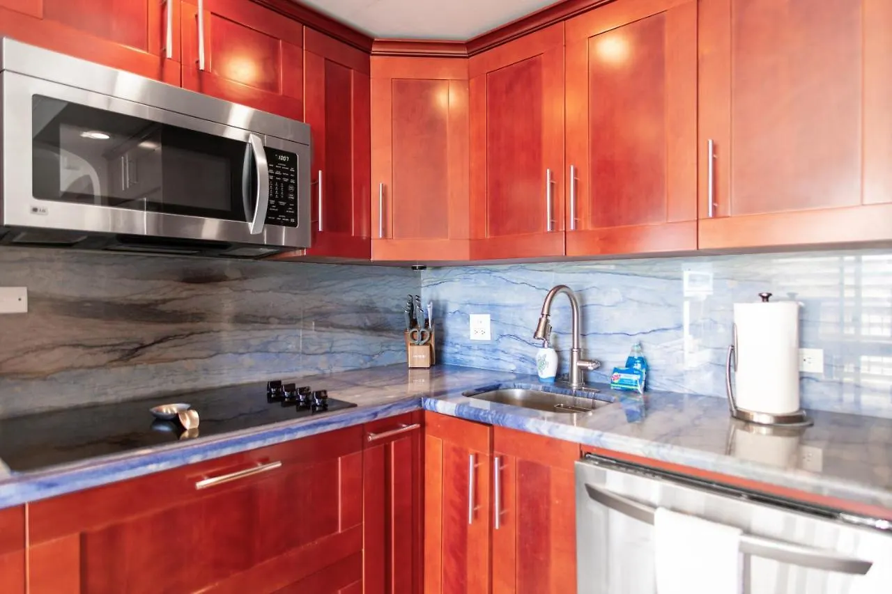 Four Paddle Condominium 2210 Thirty Plus Night Rental هونولولو